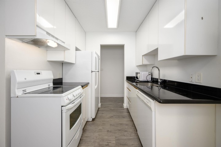 Photo 8 at 305 - 310 W 3rd Street, Lower Lonsdale, North Vancouver