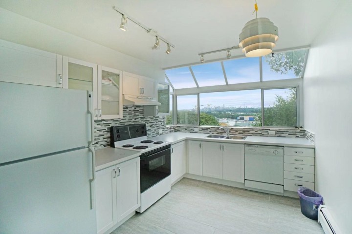 Photo 17 at 850 Esquimalt Avenue, Sentinel Hill, West Vancouver