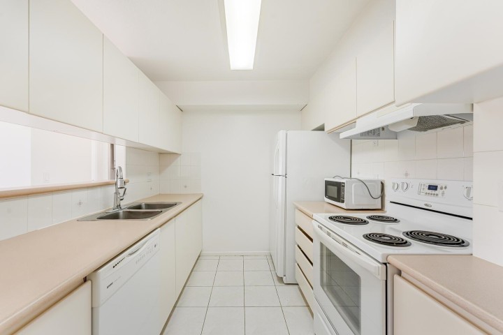 Photo 7 at 1105 - 2668 Ash Street, Fairview VW, Vancouver West