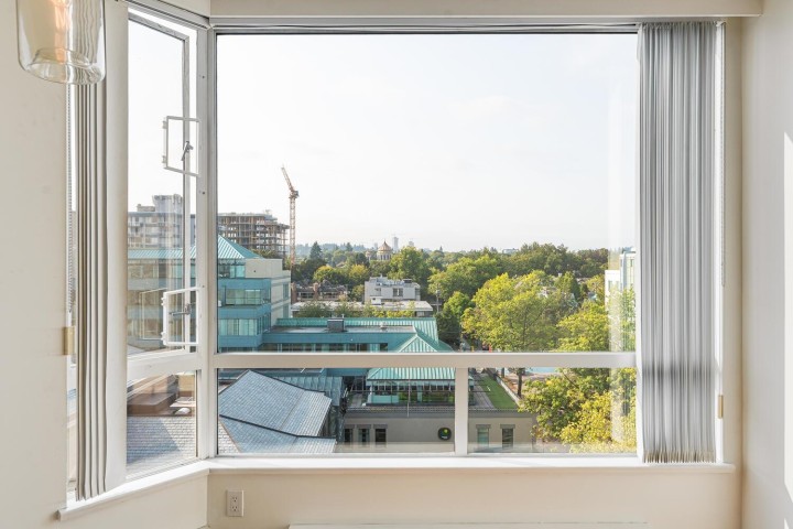 Photo 3 at 1105 - 2668 Ash Street, Fairview VW, Vancouver West