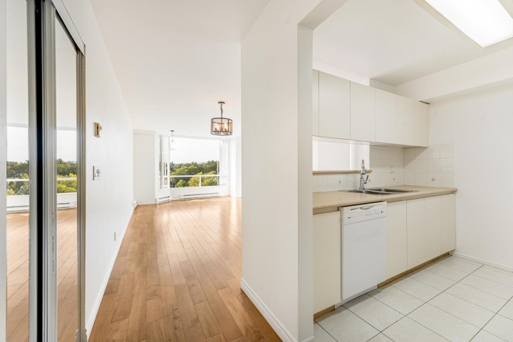 Photo 9 at 1105 - 2668 Ash Street, Fairview VW, Vancouver West