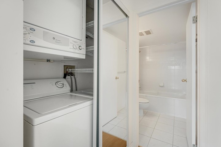 Photo 15 at 1105 - 2668 Ash Street, Fairview VW, Vancouver West