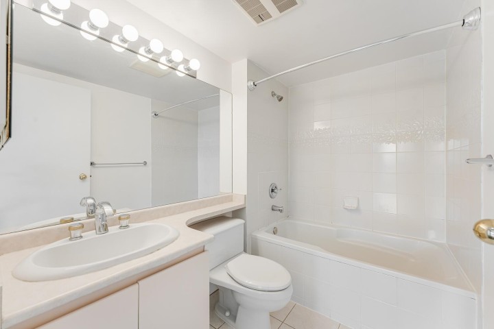 Photo 11 at 1105 - 2668 Ash Street, Fairview VW, Vancouver West