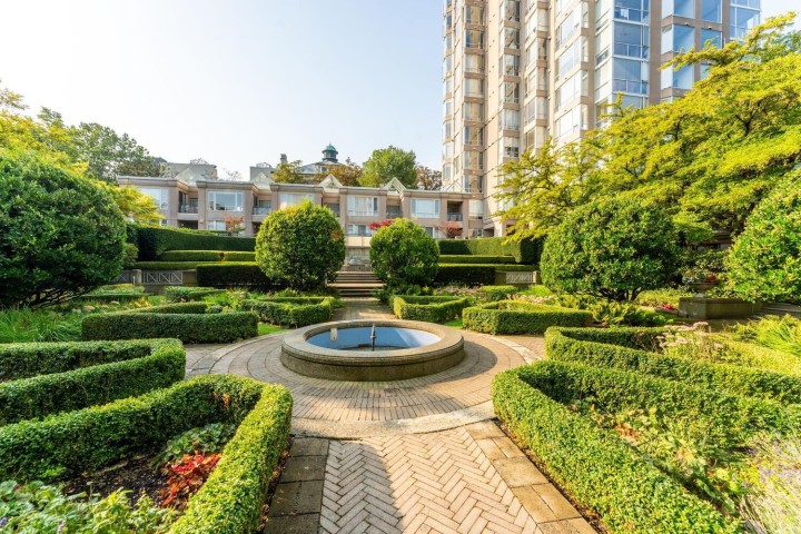 Photo 19 at 1105 - 2668 Ash Street, Fairview VW, Vancouver West