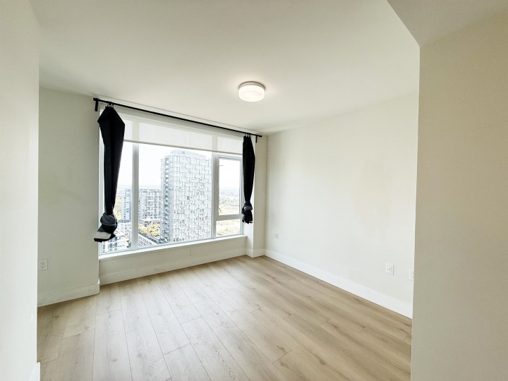 Photo 7 at 1702 - 8533 River District Crossing, South Marine, Vancouver East