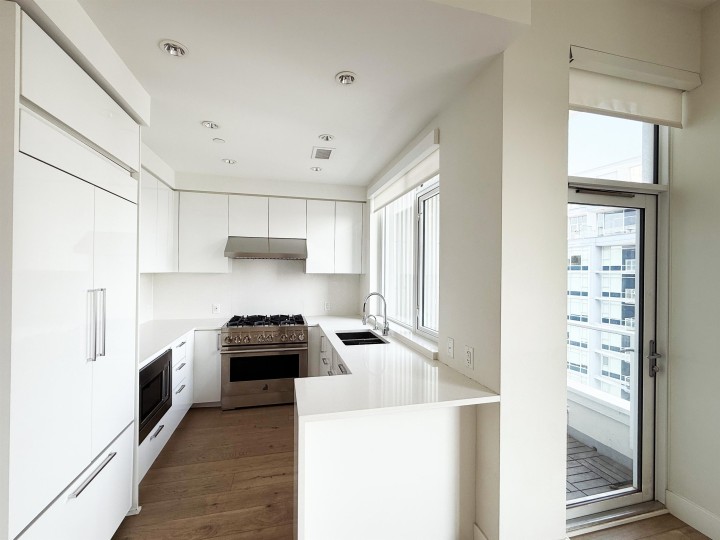 Photo 3 at 1702 - 8533 River District Crossing, South Marine, Vancouver East