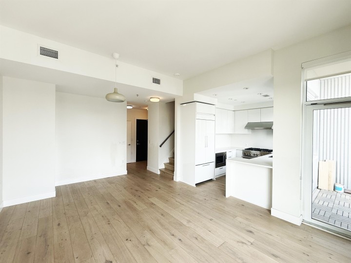 Photo 5 at 1702 - 8533 River District Crossing, South Marine, Vancouver East