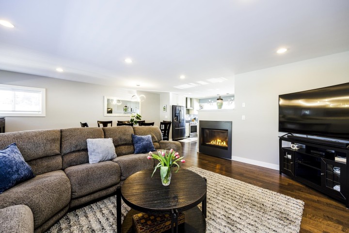 Photo 2 at 887 E 17th Street, Boulevard, North Vancouver