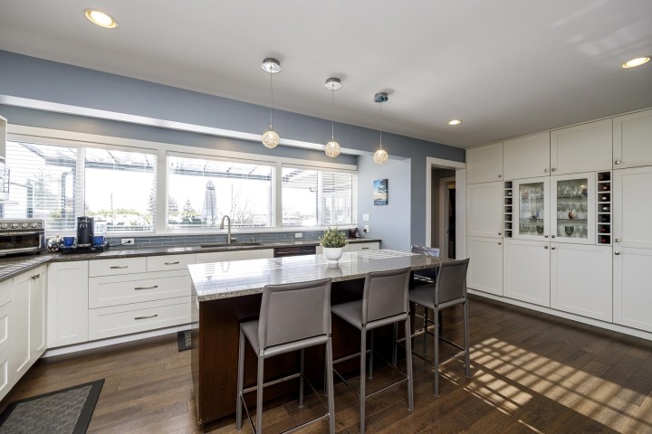 Photo 7 at 887 E 17th Street, Boulevard, North Vancouver