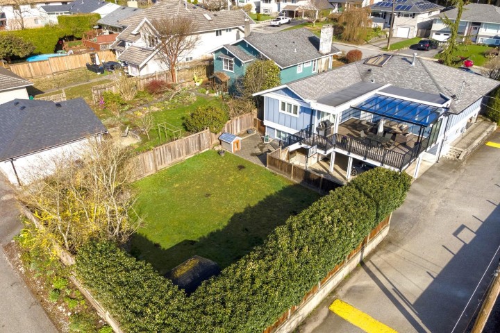 Photo 34 at 887 E 17th Street, Boulevard, North Vancouver
