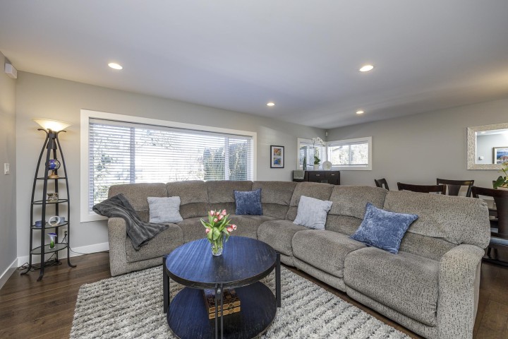 Photo 4 at 887 E 17th Street, Boulevard, North Vancouver