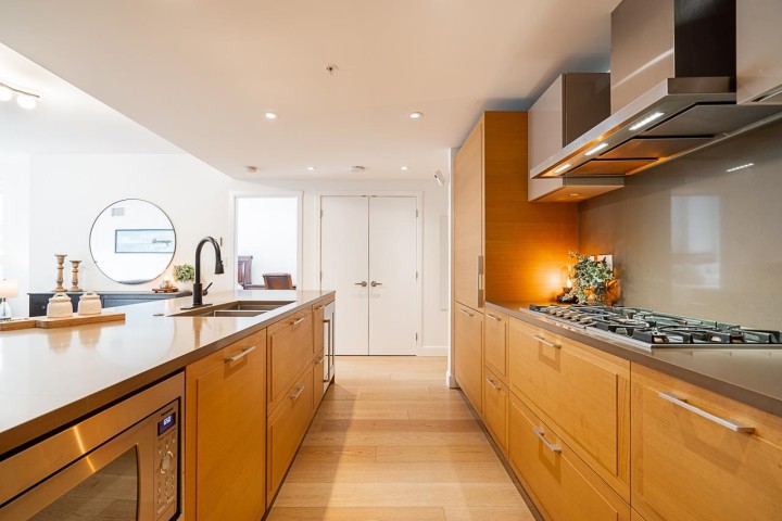 Photo 5 at 501 - 7228 Adera Street, South Granville, Vancouver West