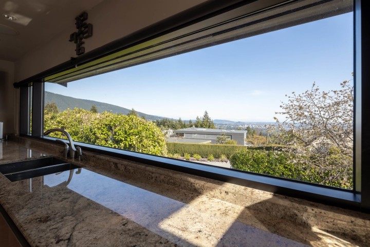 Photo 11 at 1109 Hillside Road, British Properties, West Vancouver