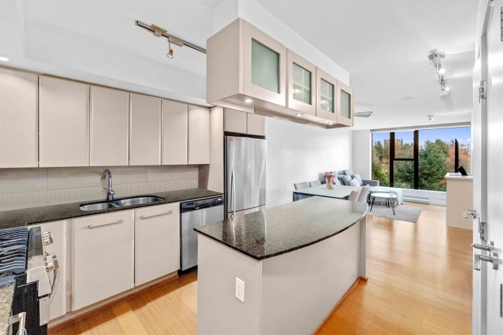 Photo 7 at 602 - 683 W Victoria Park, Lower Lonsdale, North Vancouver