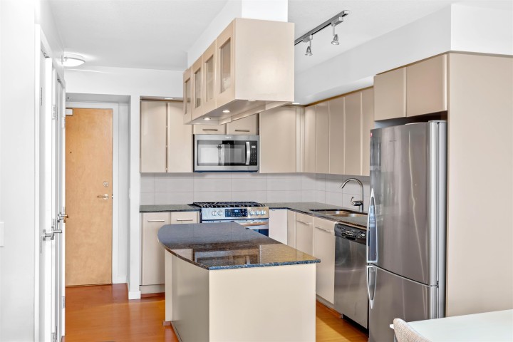 Photo 9 at 602 - 683 W Victoria Park, Lower Lonsdale, North Vancouver