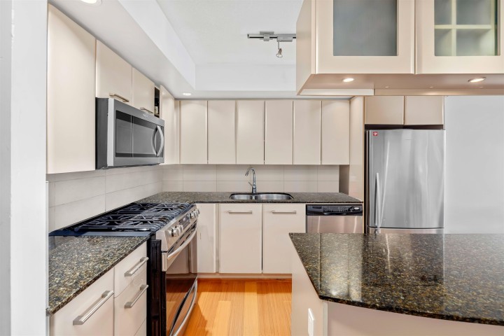 Photo 10 at 602 - 683 W Victoria Park, Lower Lonsdale, North Vancouver