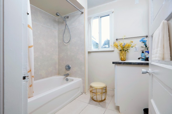 Photo 5 at 1440 E 1st Avenue, Grandview Woodland, Vancouver East