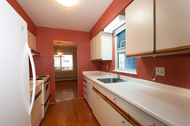 Photo 12 at 704 - 235 Keith Road, Cedardale, West Vancouver