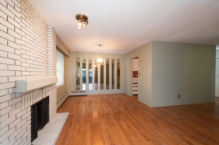 Photo 9 at 704 - 235 Keith Road, Cedardale, West Vancouver