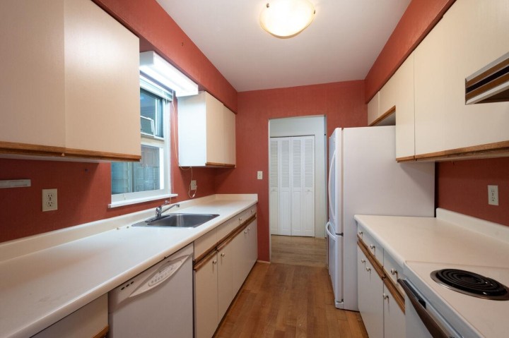 Photo 14 at 704 - 235 Keith Road, Cedardale, West Vancouver