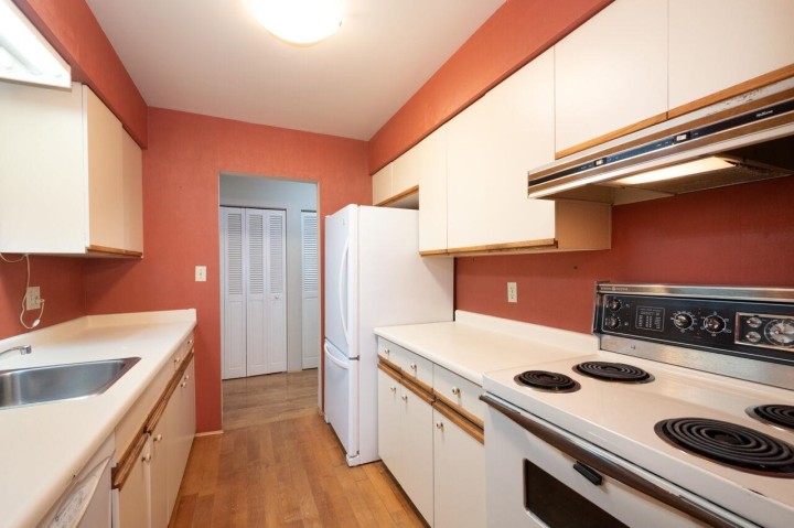 Photo 15 at 704 - 235 Keith Road, Cedardale, West Vancouver