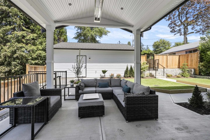 Photo 11 at 338 W 24th Street, Central Lonsdale, North Vancouver