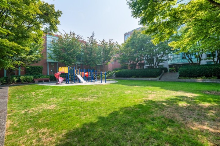 Photo 16 at 312 - 503 W 16th Avenue, Fairview VW, Vancouver West