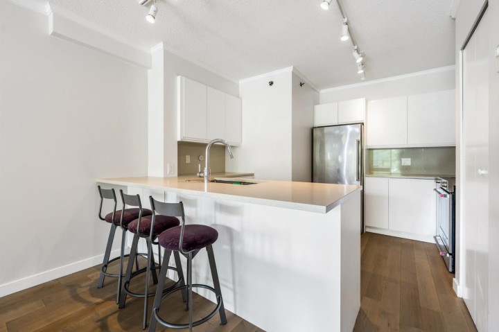 Photo 8 at 312 - 503 W 16th Avenue, Fairview VW, Vancouver West