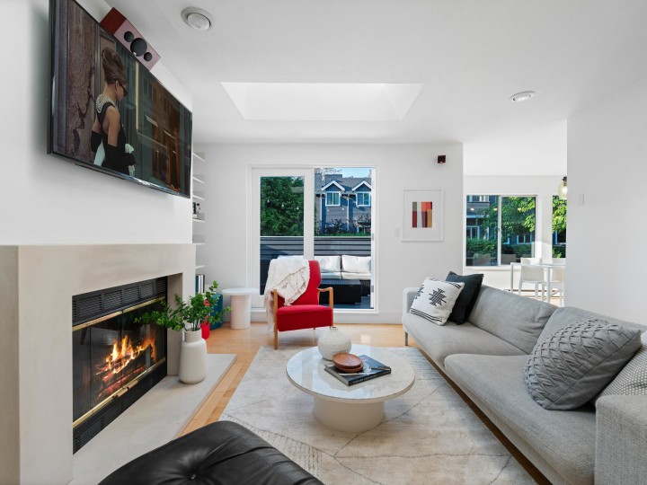 Photo 3 at 2343 W 7th Avenue, Kitsilano, Vancouver West