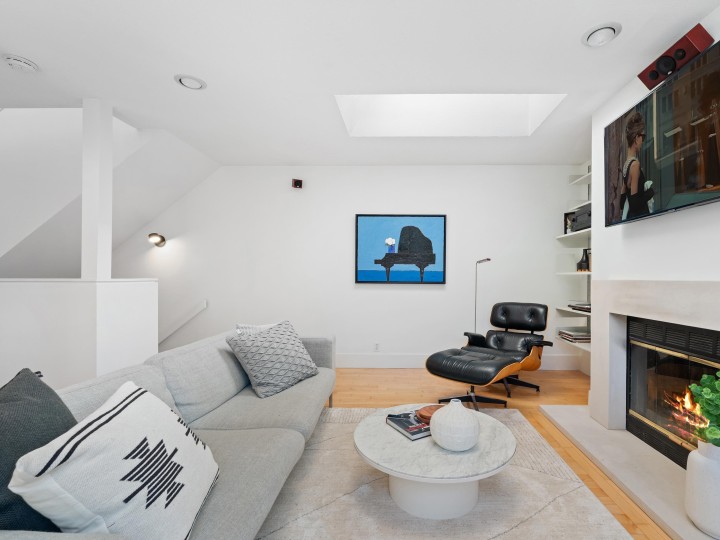 Photo 9 at 2343 W 7th Avenue, Kitsilano, Vancouver West