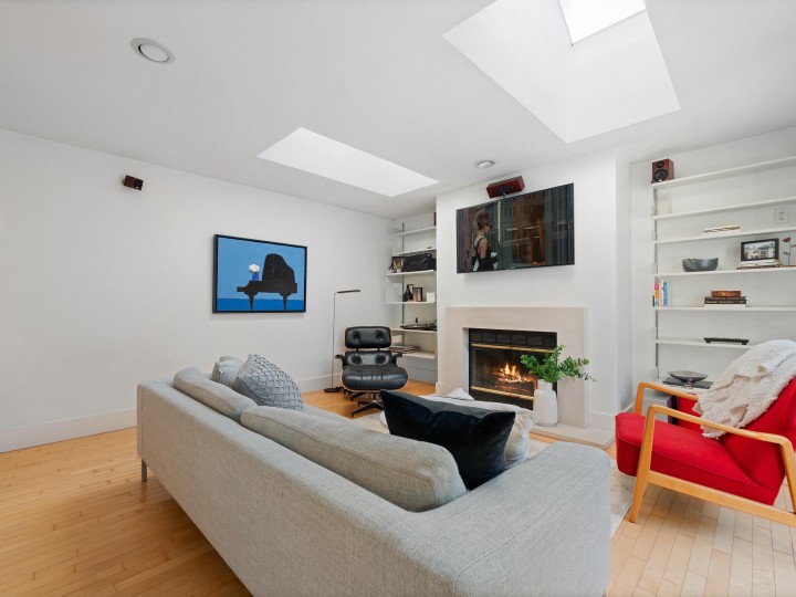 Photo 8 at 2343 W 7th Avenue, Kitsilano, Vancouver West