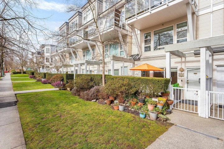 Photo 7 at 28 - 2723 E Kent Avenue North, South Marine, Vancouver East