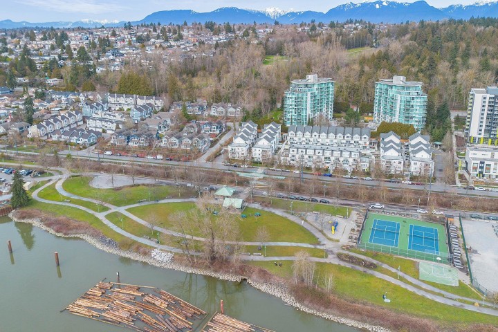 Photo 3 at 28 - 2723 E Kent Avenue North, South Marine, Vancouver East