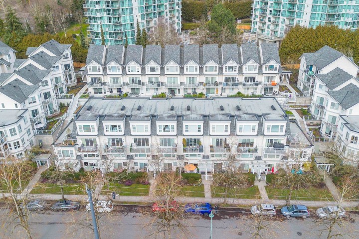Photo 4 at 28 - 2723 E Kent Avenue North, South Marine, Vancouver East