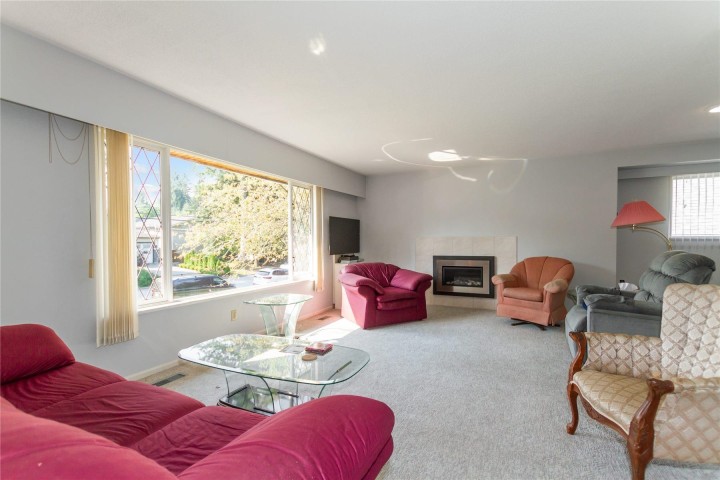 Photo 3 at 1728 Westover Road, Lynn Valley, North Vancouver