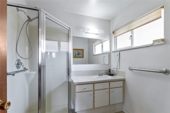 Photo 11 at 1728 Westover Road, Lynn Valley, North Vancouver