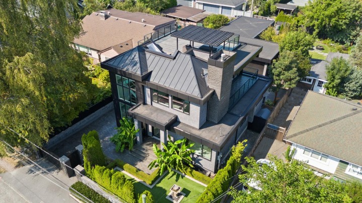 Photo 2 at 4623 W 4th Avenue, Point Grey, Vancouver West