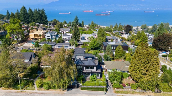 Photo 3 at 4623 W 4th Avenue, Point Grey, Vancouver West