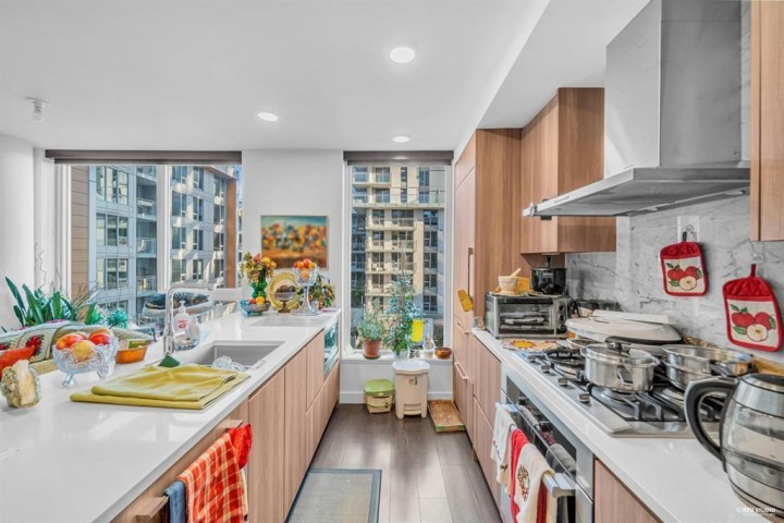 Photo 13 at 615 - 455 Sw Marine Drive, Marpole, Vancouver West