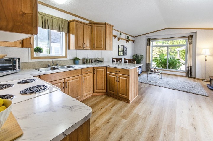 Photo 5 at 222 Tyee Drive, Park Royal, West Vancouver