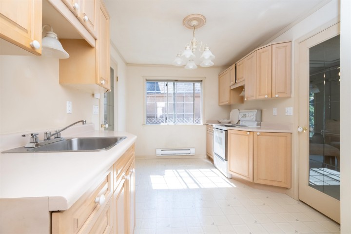 Photo 12 at 5020 Moss Street, Collingwood VE, Vancouver East