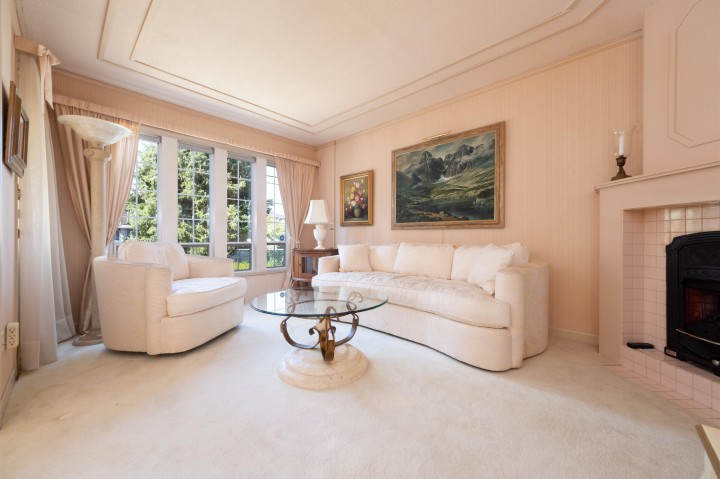 Photo 4 at 5020 Moss Street, Collingwood VE, Vancouver East