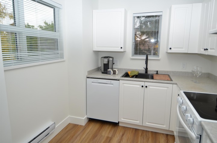 Photo 3 at 404 - 3638 Rae Avenue, Collingwood VE, Vancouver East