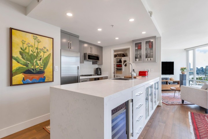 Photo 1 at 2007 - 918 Cooperage Way, Yaletown, Vancouver West