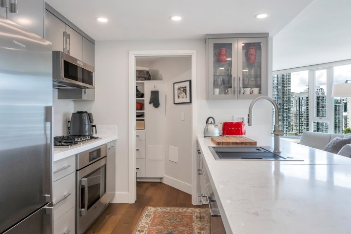 Photo 4 at 2007 - 918 Cooperage Way, Yaletown, Vancouver West