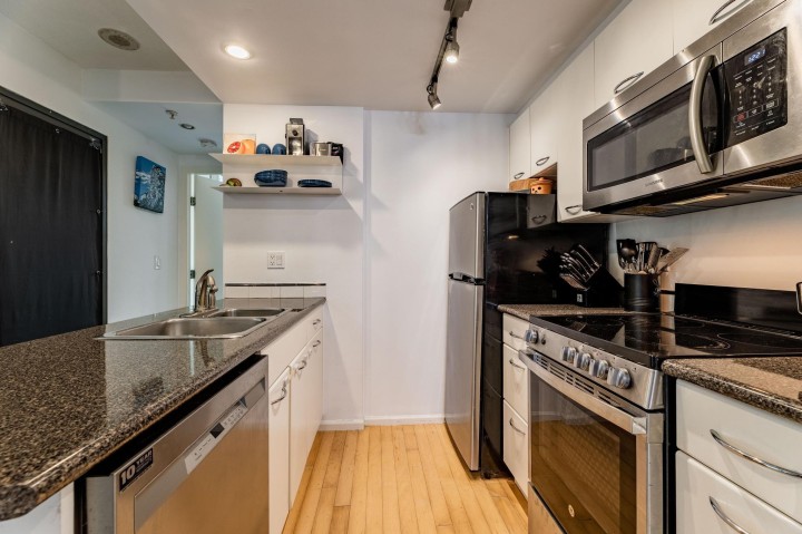 Photo 18 at 509 - 1331 West Georgia Street, Coal Harbour, Vancouver West