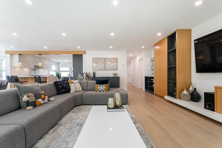 Photo 6 at 11 - 2425 Edgemont Boulevard, Mosquito Creek, North Vancouver