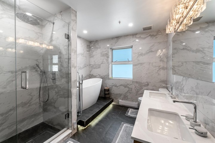 Photo 26 at 11 - 2425 Edgemont Boulevard, Mosquito Creek, North Vancouver