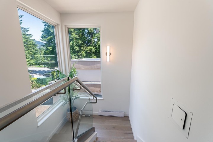 Photo 22 at 11 - 2425 Edgemont Boulevard, Mosquito Creek, North Vancouver