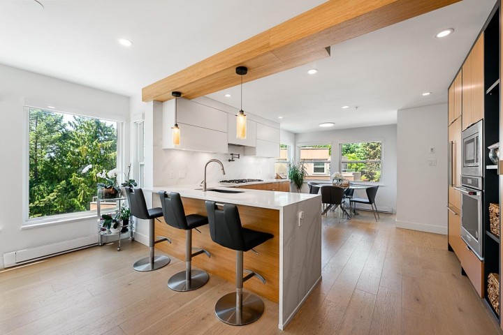 Photo 7 at 11 - 2425 Edgemont Boulevard, Mosquito Creek, North Vancouver